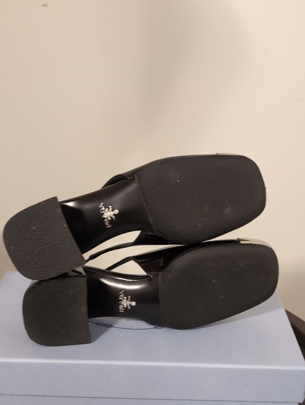 Prada Black Patent Leather Women's Shoes - Picture 2 of 5